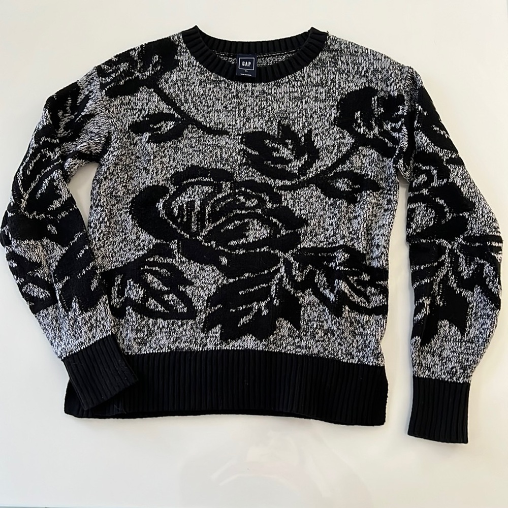 GAP Gray/Black Floral Sweater, warm and thick casual/dressy sweater top, XS